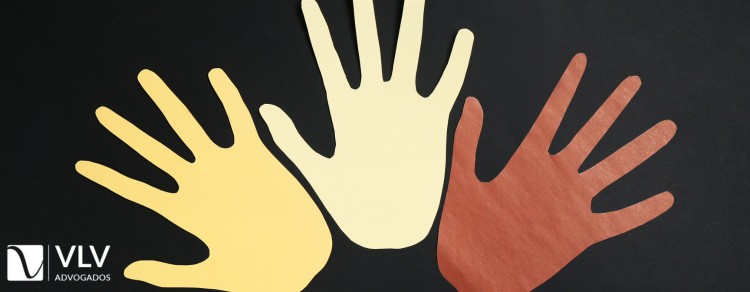 Injúria racial e racismo: o que são e quais as penas no Brasil? 3 imagem de conscientização para denúncia ao crime de racismo