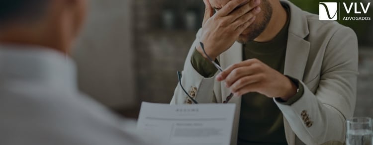 Falsidade de atestado médico: Entenda as implicações legais 1 Falsidade de atestado médico