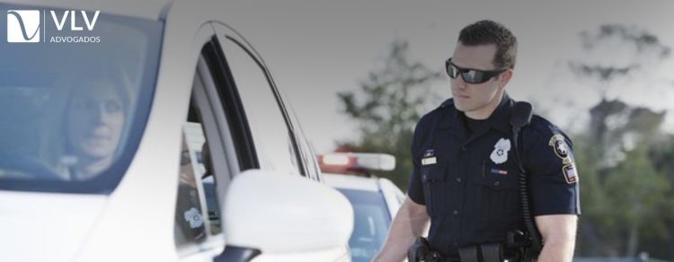 imagem representando abordagem policial
