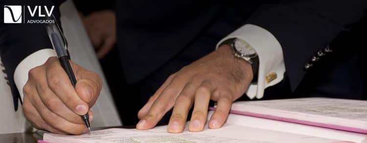 O Que Faz um Governador? Funções e Responsabilidades 