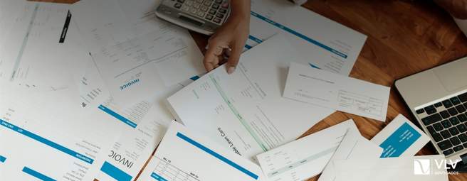 Dívidas, incluindo dívidas trabalhistas 