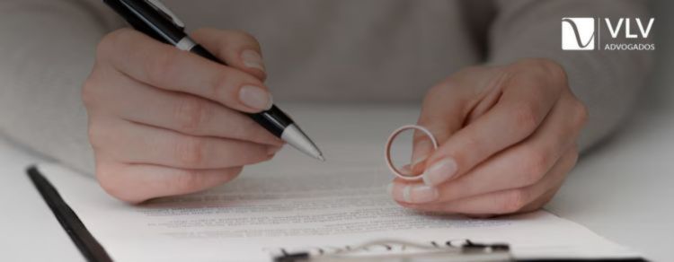 Divórcio sem mudar sobrenome: pode? 1 Divórcio sem mudar sobrenome