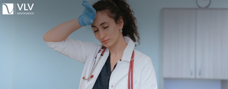 imagem representando jornada de trabalho médica. 