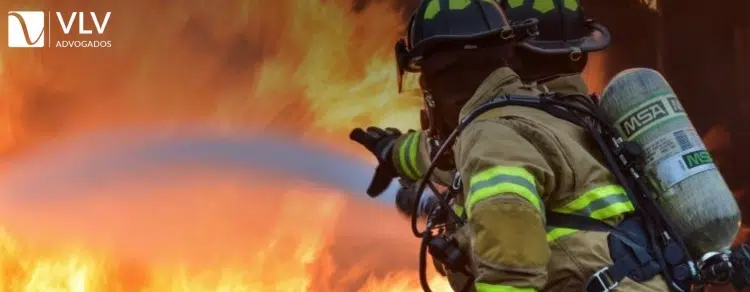 Como as autoridades podem atuar para prevenir e combater incêndios?