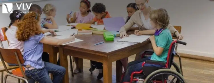 Inclusão de alunos com deficiência na escola regular