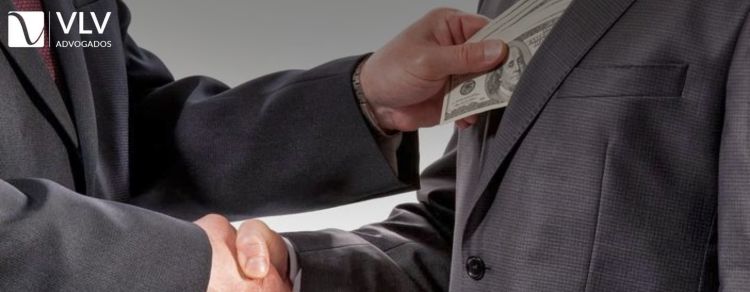 Improbidade Administrativa: Descubra o que a nova lei mudou! 1 Descubra como a nova Lei de Improbidade Administrativa trouxe a exigência de prova de dano efetivo e alterou os julgamentos de agentes públicos.