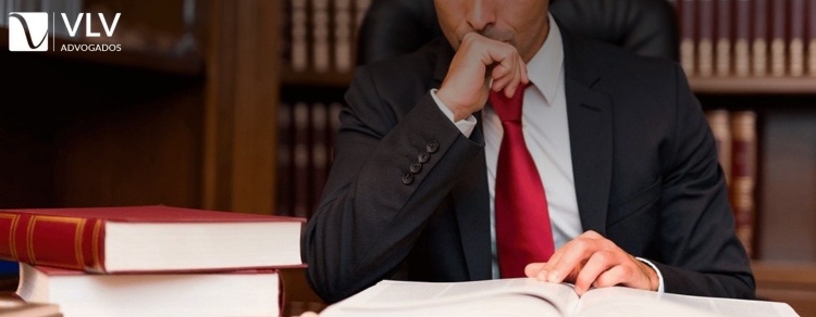 Advogado de acusação: busca pela justiça! 1 imagem representando advogado de acusação.