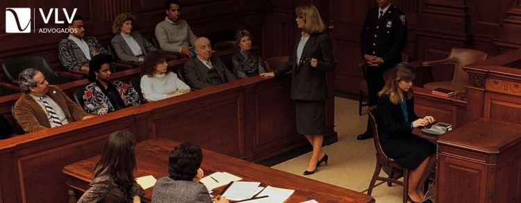 tribunal representando pronúncia e impronúncia em crimes dolosos contra a vida