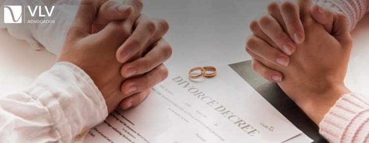 imagem representando divórcio com separação total de bens. 