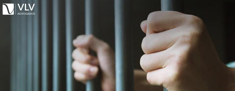 Reabilitação criminal x Extinção de punibilidade 