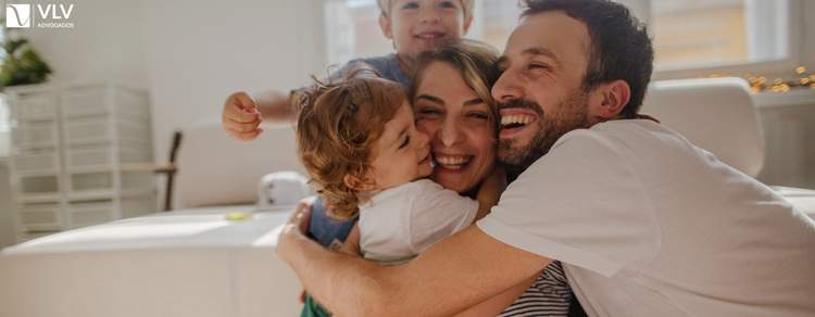 família representando a paternidade socioafetiva