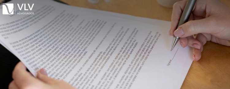 O que é a revisão de contrato, requisitos e como pedir
