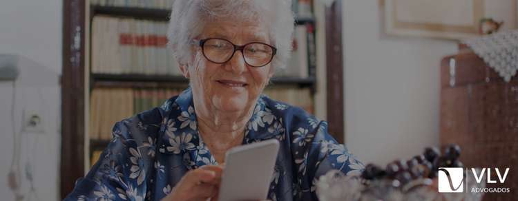 Pensão por morte para mãe idosa: quando os filhos podem pedir?