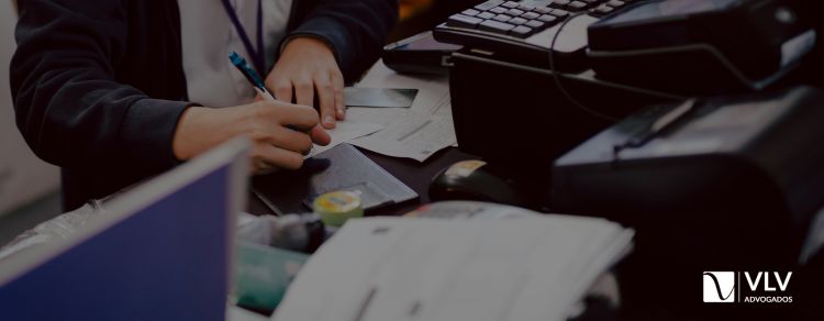 Cobrança duplicada: como pedir reembolso?