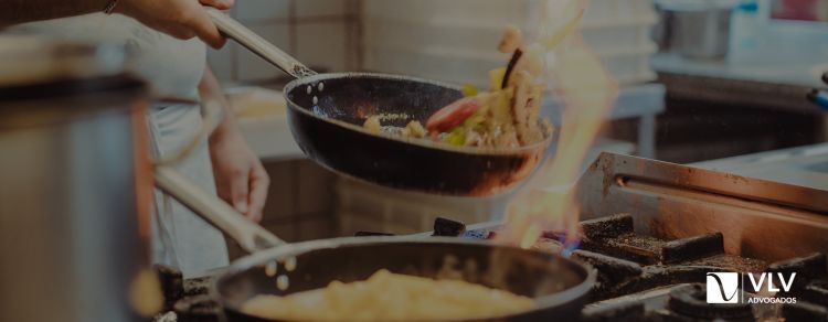 O empregador deve fornecer EPIs ao cozinheiro?