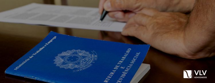 Qual é o prazo para assinar carteira de trabalho?