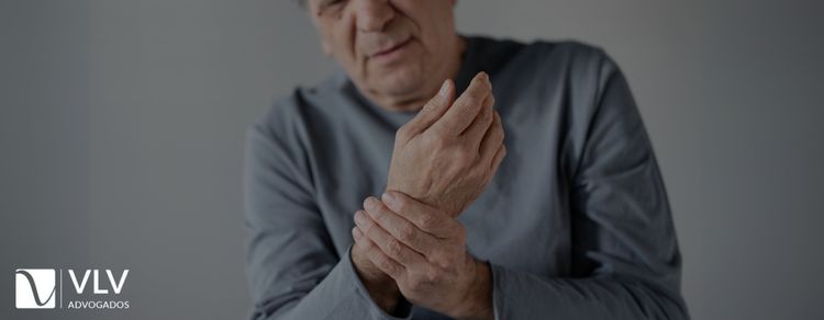 Imagem representando pessoa com osteoporose.