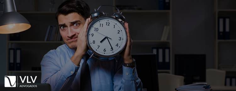 Pague horas extras agora ou enfrente processos caros! 1 Imagem representando horas extras.