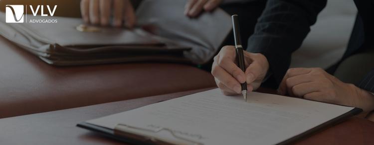 Imagem representando ação revisional de contrato bancário.