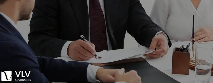 Cônjuge abriu mão da herança, para quem vai os bens? 1 imagem representando cônjuge abriu mão da herança