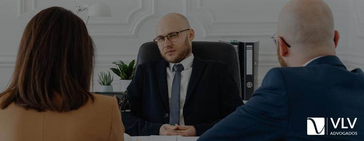 Imagem representando divórcio com o mesmo advogado.