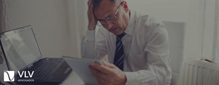 A empresa está cheia de dívidas, o que fazer? 1 Imagem representando empresa está cheia de dívidas.