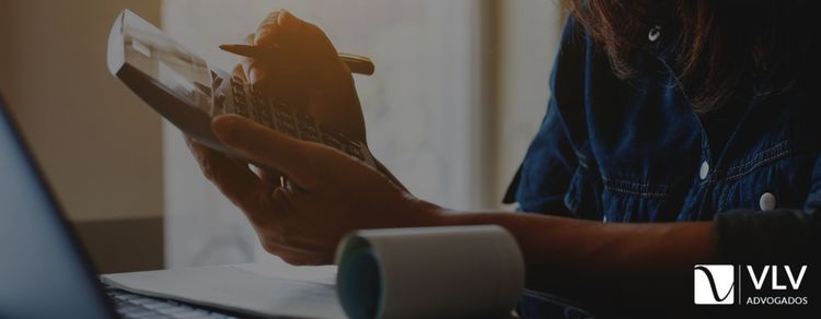 Horas extras no trabalho aumentam o valor da pensão? 1 Imagem representando horas extras.