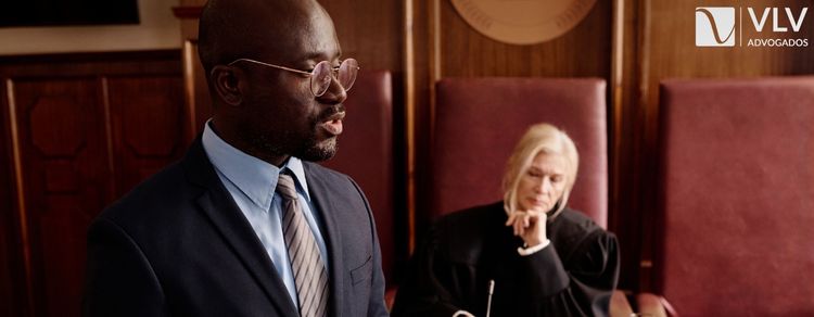 Réu é absolvido pelo STJ após reconhecimento fotográfico frágil e falta de provas 1 Imagem representando réu é absolvido.