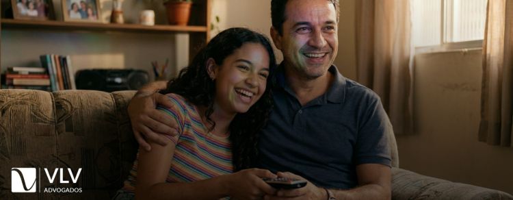 imagem representando relação entre adulto e adolescente