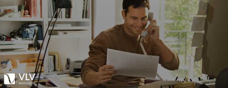 Auxílio home office: saiba o que a lei garante 1 Imagem represnetando auxílio home office.