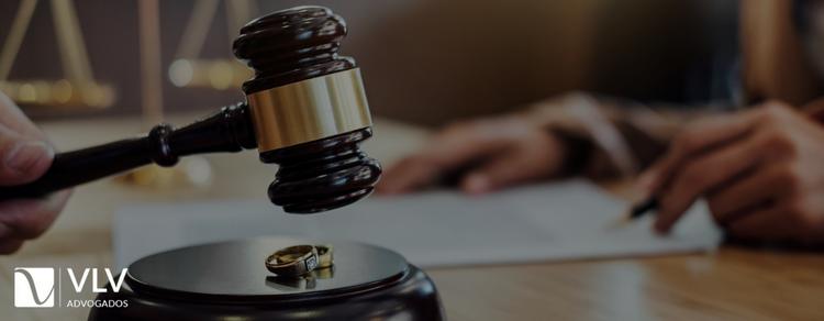 Divórcio cumulado com alimentos: como funciona? 1 Imagem represnetando divórcio cumulado com alimentos.