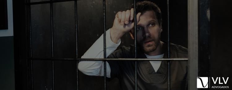 O que fazer se você for preso injustamente? 1 imagem representando preso injustamente