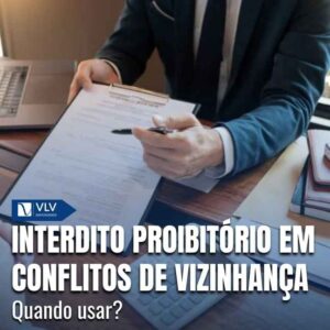 Nos conflitos de vizinhança, cabe interdito proibitório quando há ameaça à posse, sem violação.