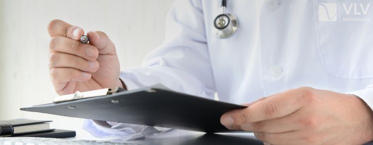 Validade do atestado médico de papel, garantias, desinformação e o que realmente permanece 1 Imagem representando atestado médico.