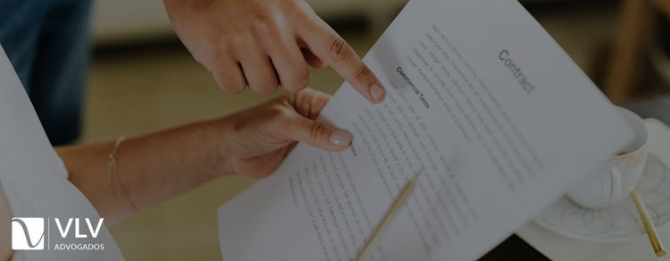 Comprei com contrato de gaveta, como regularizar? 1 Imagem representando contrato de gaveta.