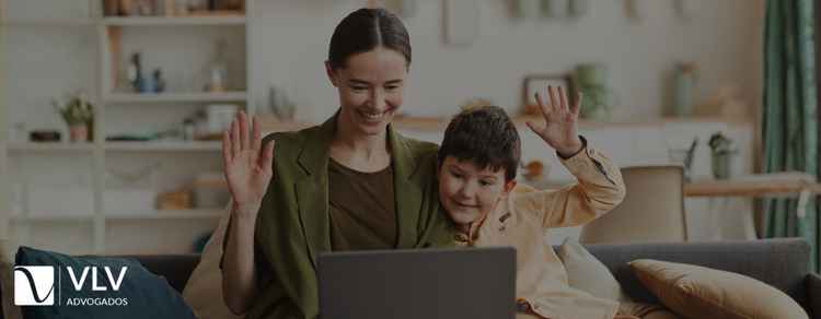 Regulamentação de visita online: como funciona entre os pais? 1 Imagem representando regulamentação de visita online.