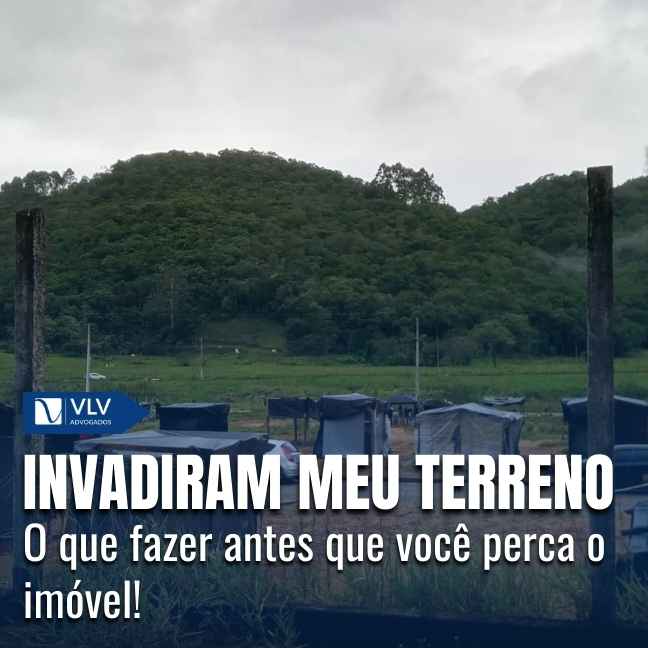Cível 20 Invasão de terreno ocorre quando alguém ocupa imóvel sem autorização do dono.