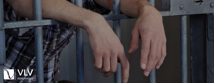 O advogado explica os direitos de quem é preso em flagrante 1 Imagem representando preso.