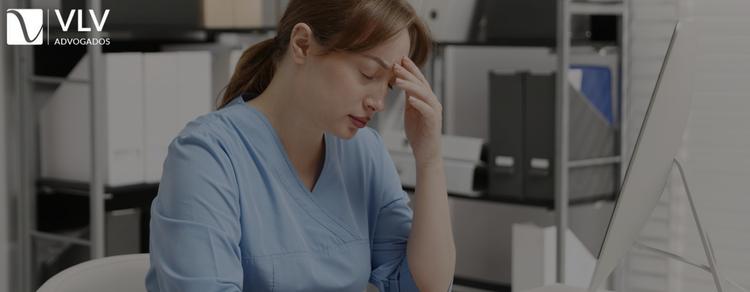 Ficou doente por causa do trabalho? Saiba o que fazer! 1 Imagem represnetando doente por causa do trabalho.
