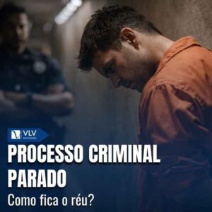 Um processo criminal parado é aquele que está sem novos atos processuais registrados por determinado período.
