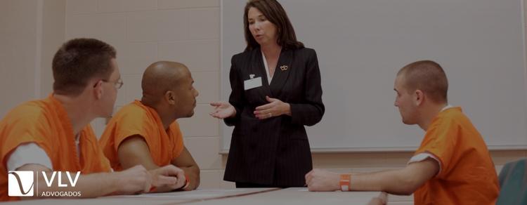 Perfil socioeconômico dos acusados no Brasil 1 Imagem representando acusados.