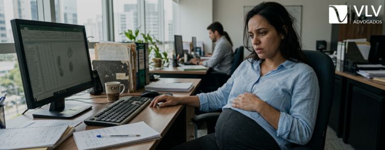 Quando a grávida pode se afastar do trabalho? 1 mulher gestante querendo se afastar do trabalho