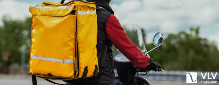 motoboy representando acidente de trabalho