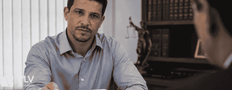 Reabilitação Criminal: entenda se vale mesmo a pena! 3 homem em reabilitação criminal