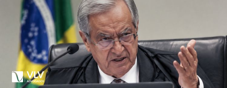 STF acaba com aposentadoria compulsória para juízes punidos: entenda o que muda! 1 imagem representando juiz que não terá aposentadoria compulsória
