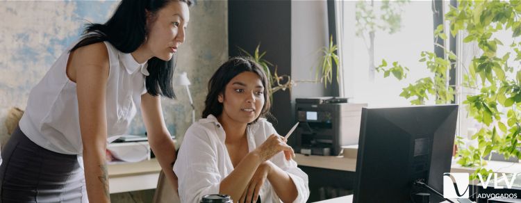 trabalhadoras representando interrupção do contrato de trabalho