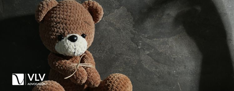 imagem representando suspeita de violência infantil deve agir imediatamente!