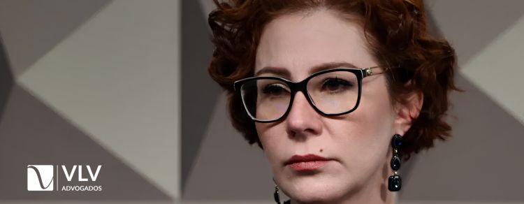 zambelli representando o caso de difamação contra ela que fez jornalista ser preso