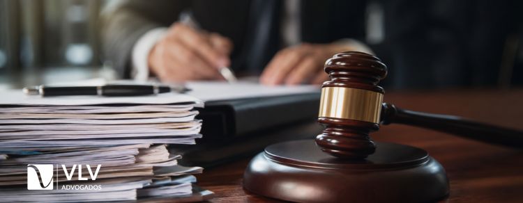 Delação de Vorcaro perto de ruir: o que acontece quando a PF recusa o acordo 2 imagem representando decisão jurídica sobre delação