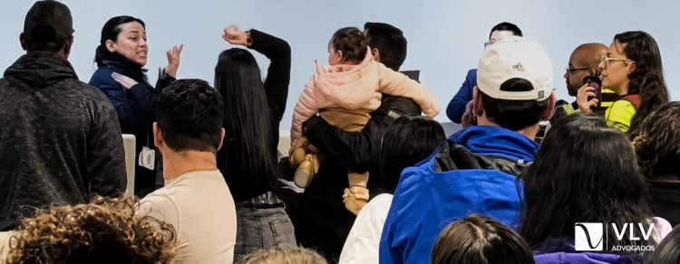 Caso funcionárias da Latam: até onde vai a agressão no trabalho? Você precisa suportar? 1 imagem representando agressão no trabalho
